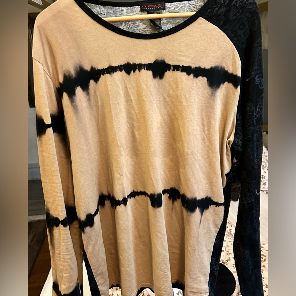 Long sleeved designer t shirt from Spain’s Outco